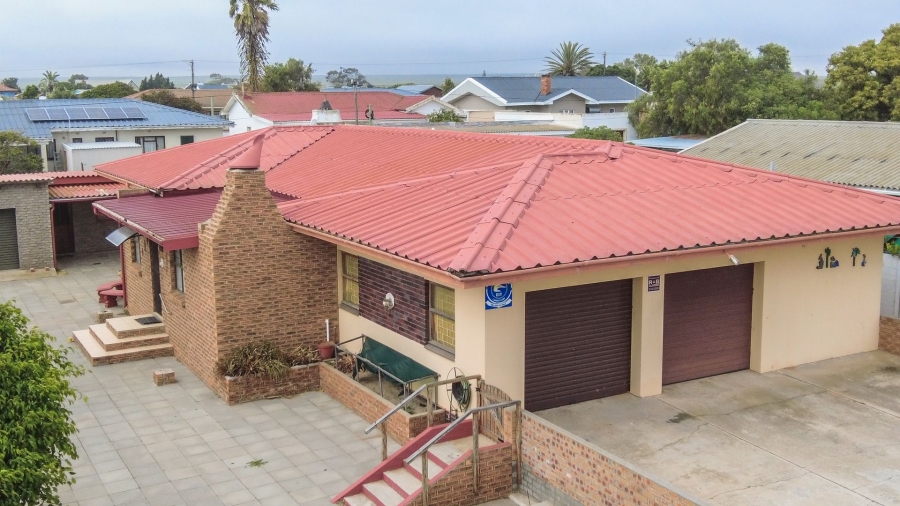 5 Bedroom Property for Sale in Lamberts Bay Western Cape